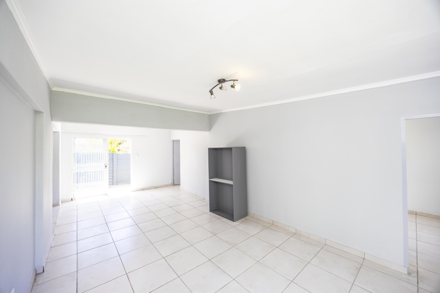 5 Bedroom Property for Sale in Sunnyridge Eastern Cape